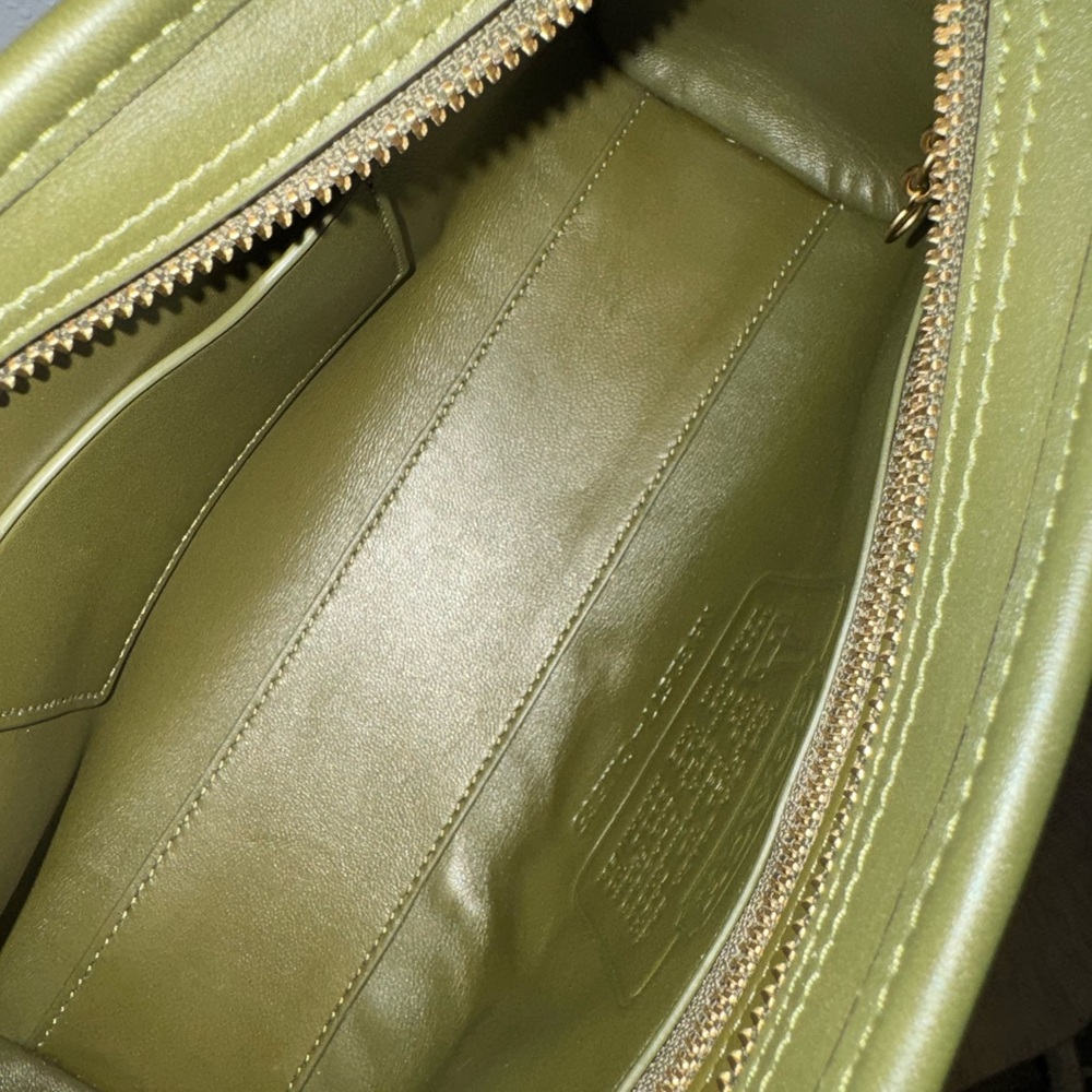Coach Swing Zip Olive Green - Picture 4 of 4